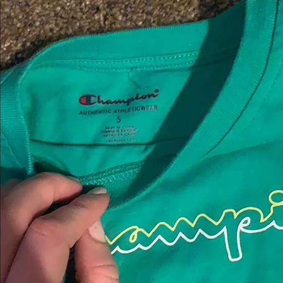 2 boys champion t shirts size 5 - Picture 2 of 5